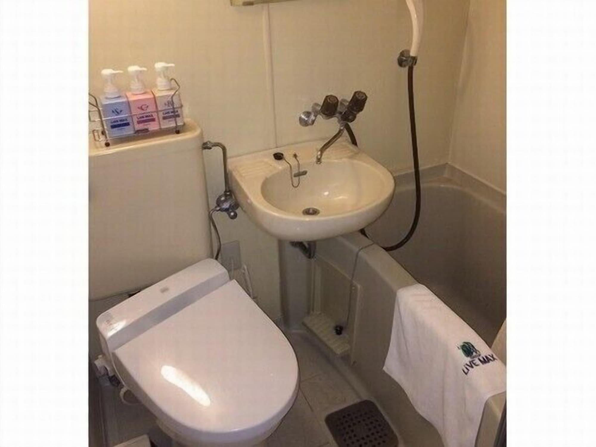 Hotel Livemax Budget Kawasaki Ekimae Exterior foto
